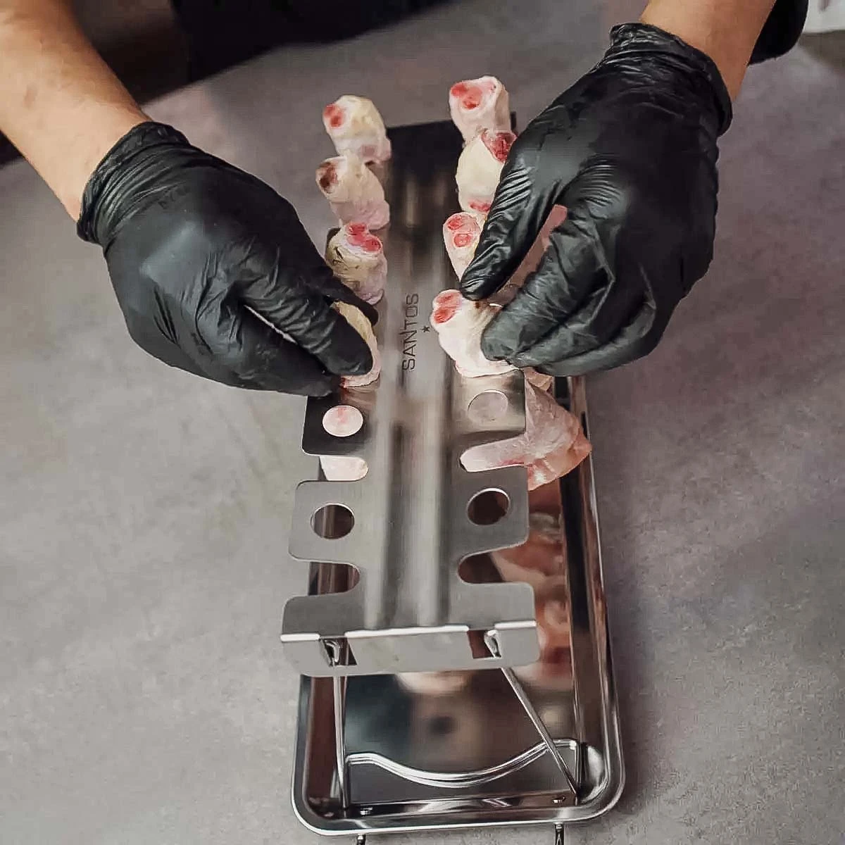 SANTOS Hähnchenschenkel Halter, Chicken Wings Rack, Edelstahl 3 SANTOS Hähnchenschenkel Halter, Chicken Wings Rack, Edelstahl