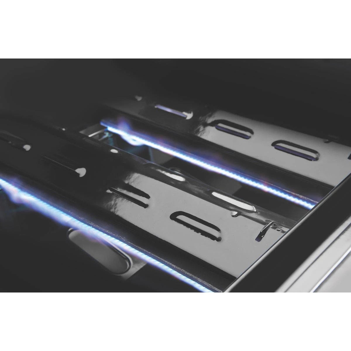 BeefEater 2000S Serie Einbaugrill Mit 4 Brennern 5 BeefEater 2000S Serie Einbaugrill Mit 4 Brennern – Bild 3