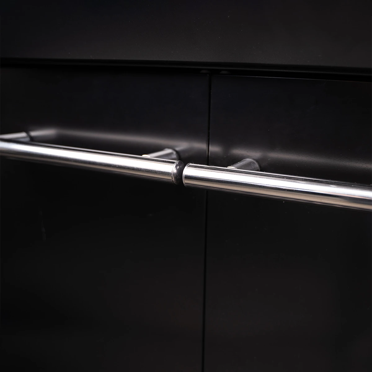 SANTOS S-518 Mit Seiten- Und Heckbrenner, Schwarz, Inkl. Drehspieß, Rostheber & Silikonablage & Graviertes ZWILLING Pro Messer 17 SANTOS S-518 Mit Seiten- Und Heckbrenner, Schwarz, Inkl. Drehspieß, Rostheber & Silikonablage & Graviertes ZWILLING Pro Messer – Bild 15