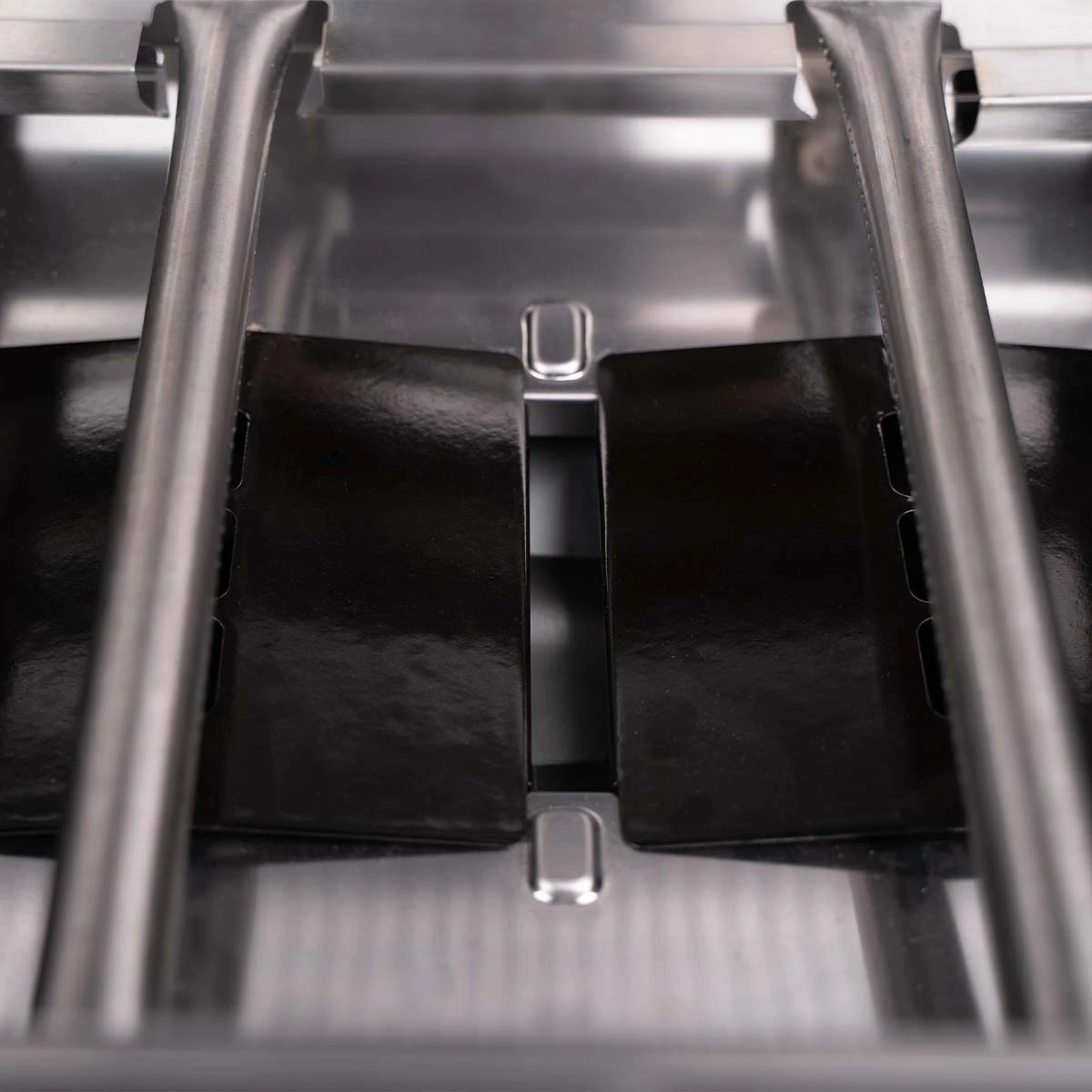 SANTOS S-518 Mit Seiten- Und Heckbrenner, Schwarz, Inkl. Drehspieß, Rostheber & Silikonablage & Graviertes ZWILLING Pro Messer 4 SANTOS S-518 Mit Seiten- Und Heckbrenner, Schwarz, Inkl. Drehspieß, Rostheber & Silikonablage & Graviertes ZWILLING Pro Messer – Bild 2