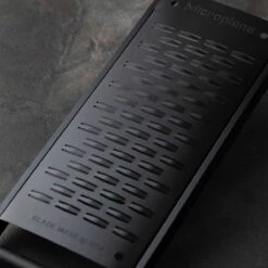Microplane Black Sheep 2-Wege-Reibe -Grillmeister microplane black sheep 2 wege reibe 36d4b8d98248a308c3213a4be3d62932