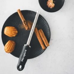 Microplane Premium Gewürzreibe Schwarz 10 Microplane Premium Gewürzreibe Schwarz -Grillmeister microplane premium gewuerzreibe schwarz 893c277512a7e06745b911029037cd87