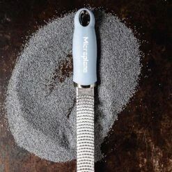 Microplane Premium Reibe / Zester, Küstenblau 10 Microplane Premium Reibe / Zester, Küstenblau -Grillmeister microplane premium reibe zester kuestenblau c4ecd7d6cf15bb184a1aee0ed7c3ad20