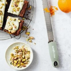 Microplane Premium Reibe / Zester, Salbei Grün -Grillmeister microplane premium reibe zester salbei gruen d3dbe6a565979d43098d81dc05de9658