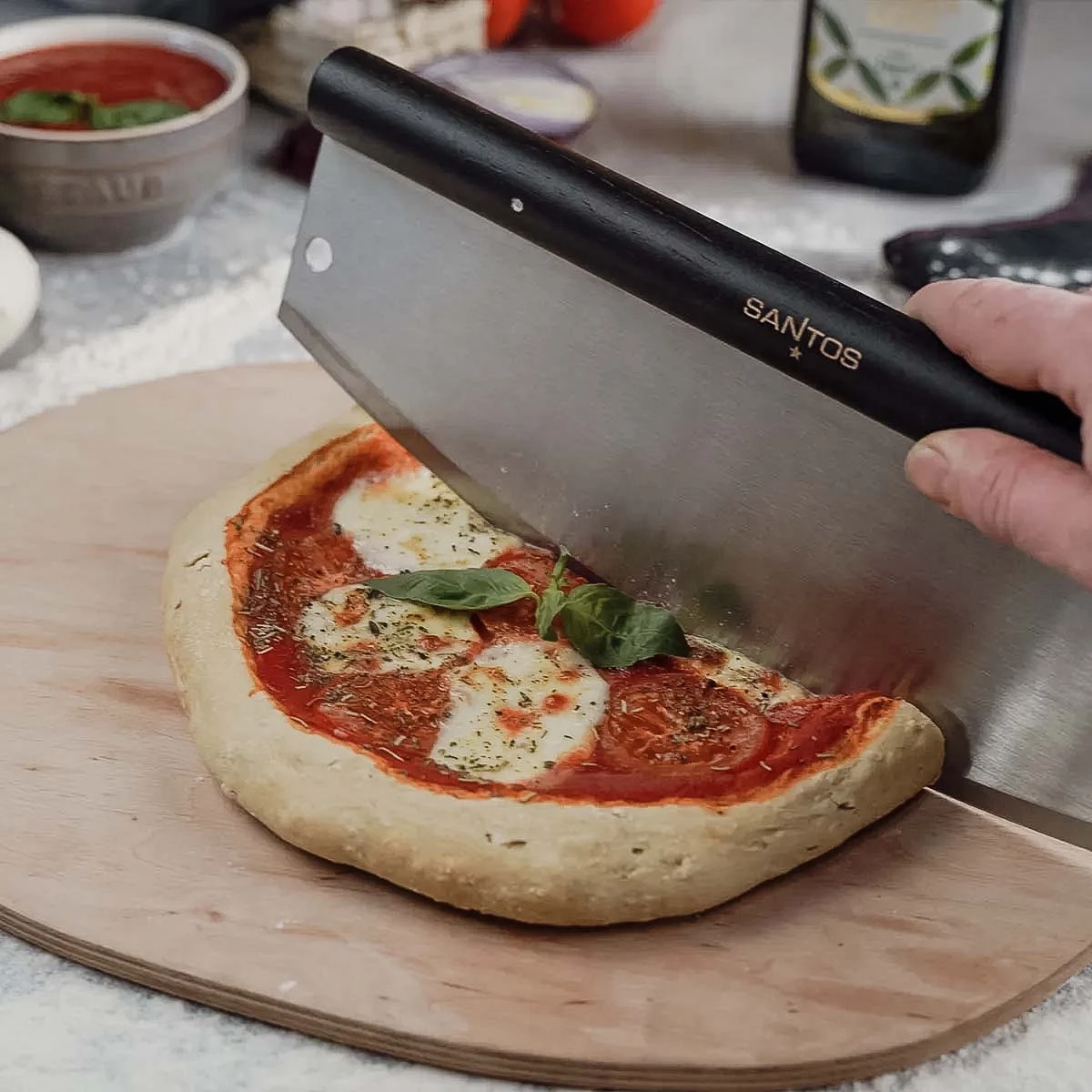 SANTOS Pizza Wiegemesser, Edelstahl, 35 Cm 4 SANTOS Pizza Wiegemesser, Edelstahl, 35 Cm – Bild 2